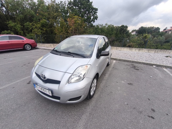 Toyota Yaris 1.0 VVT-i – 2009. godište – benzin