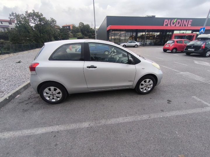 Toyota Yaris 1.0 VVT-i – 2009. godište – benzin