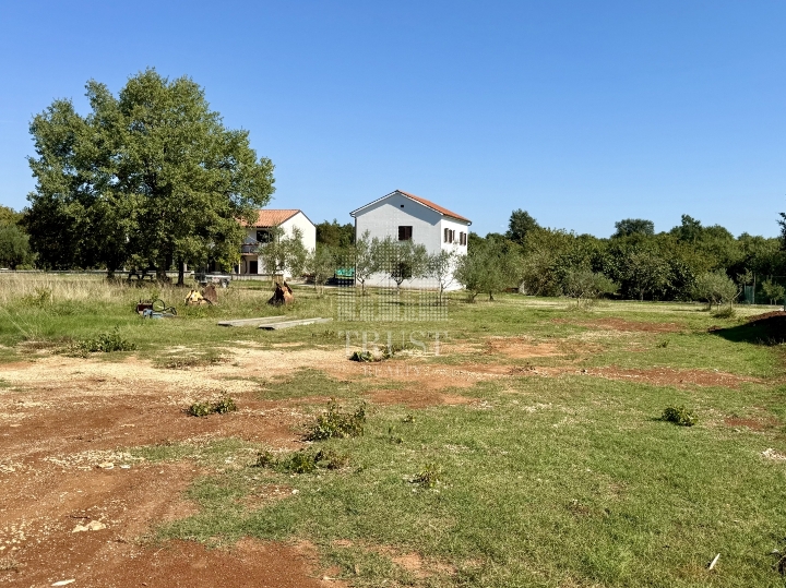 Istra, Raponji – građevinsko zemljište 845 m² za vilu