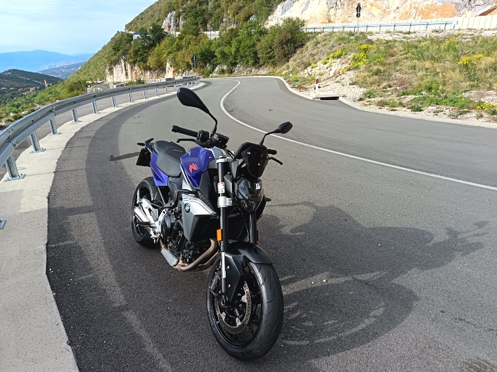BMW F900R