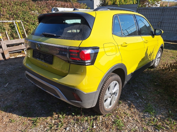 VW T-Cross 1.0 TSI, 2025. god., 5.300 km, karamboliran