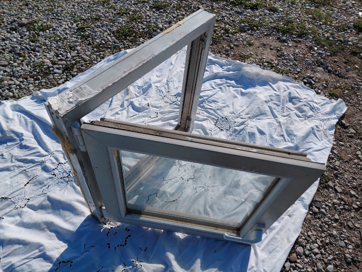 PVC prozor izo 60x60 cm