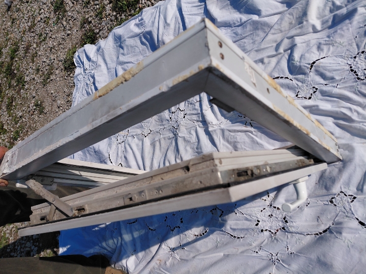 PVC prozor izo 60x60 cm