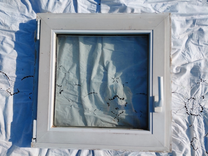 PVC prozor izo 60x60 cm