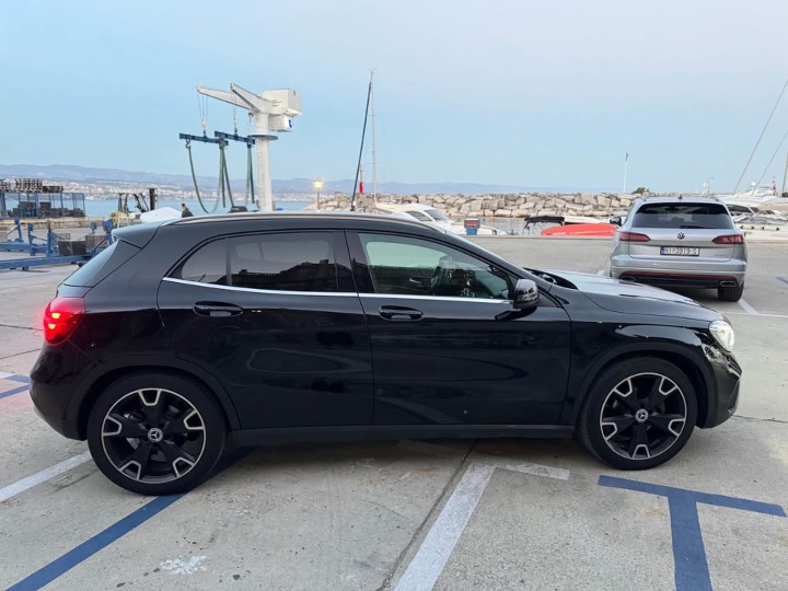 Mercedes-Benz GLA 220d 4Matic