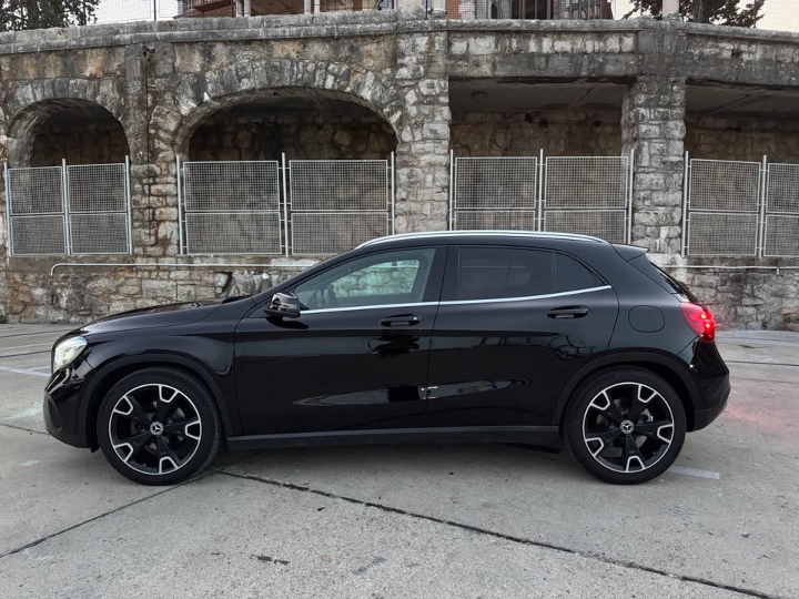 Mercedes-Benz GLA 220d 4Matic