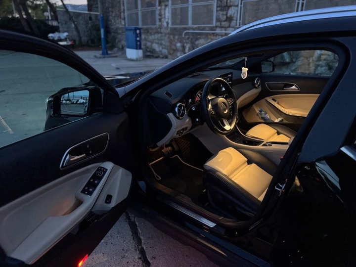 Mercedes-Benz GLA 220d 4Matic