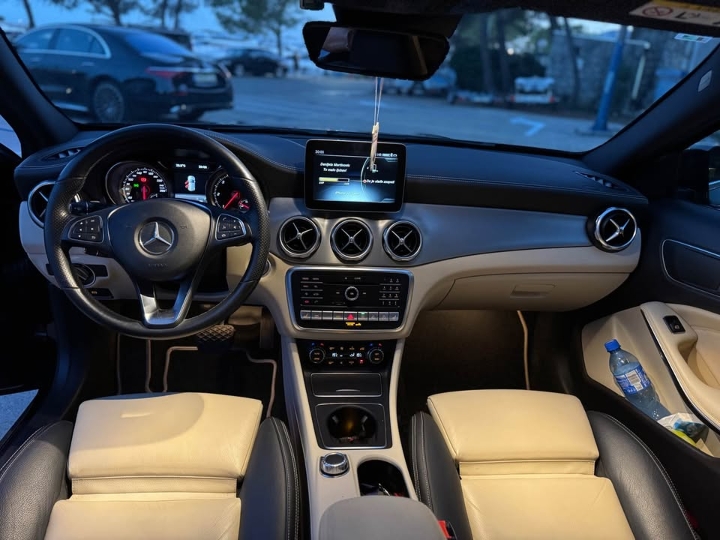 Mercedes-Benz GLA 220d 4Matic
