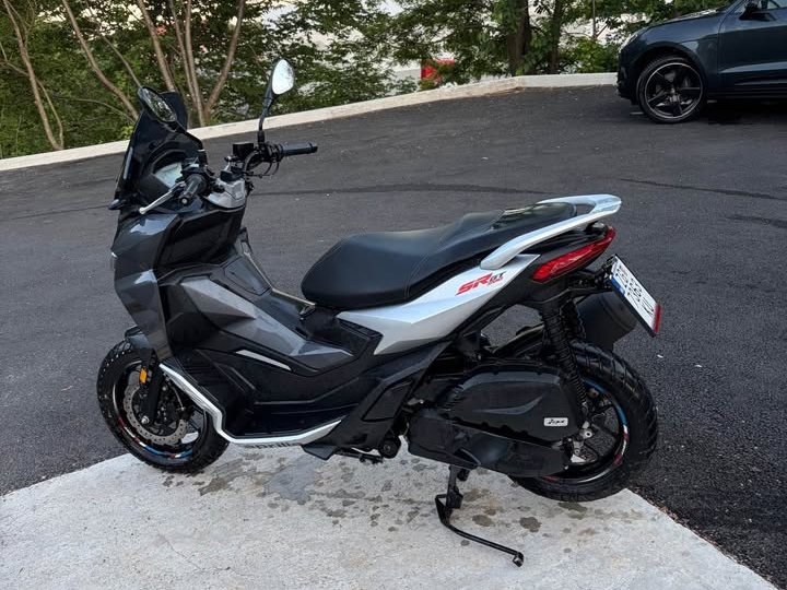 Aprilia SR GT 200