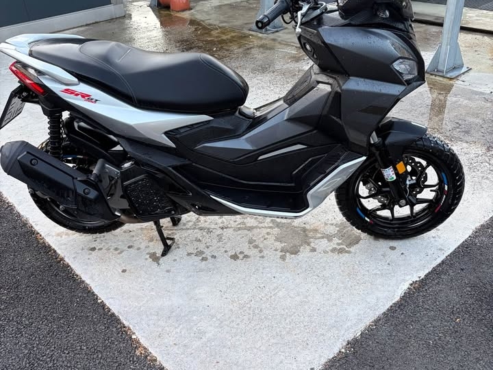 Aprilia SR GT 200