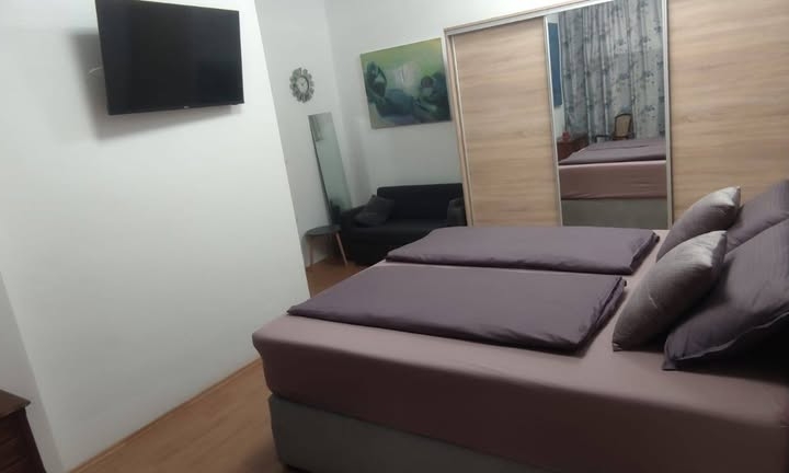 Pula, Gregovica – dvosobni stan s DB, 100 m2, dugoročni najam