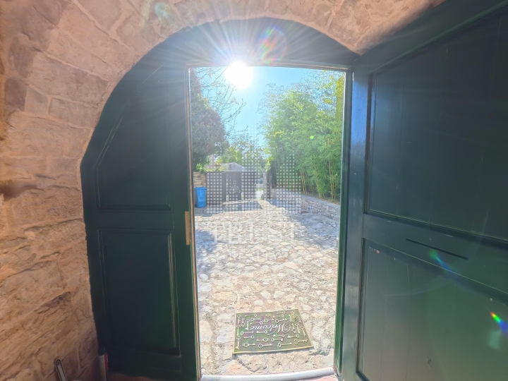 Istra, autentična istarska kuća s bazenom, 150 m²