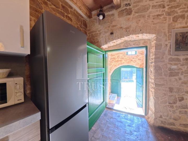 Istra, autentična istarska kuća s bazenom, 150 m²