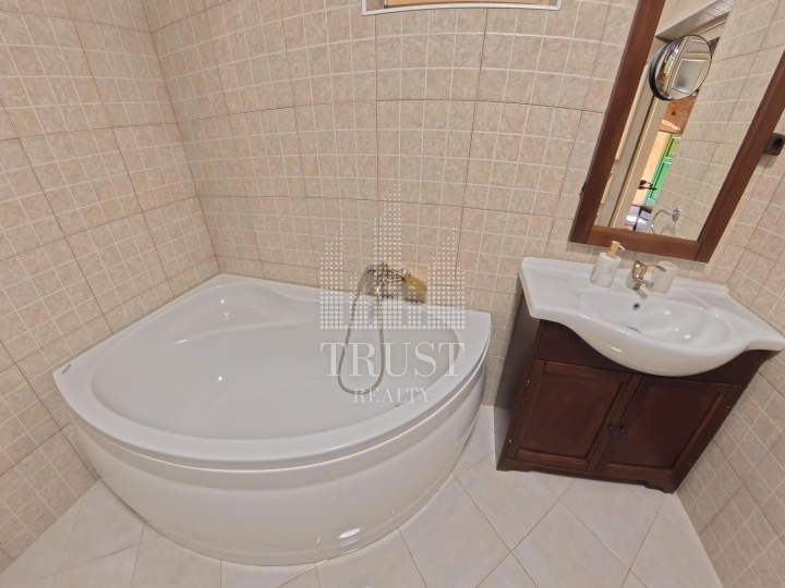 Istra, autentična istarska kuća s bazenom, 150 m²