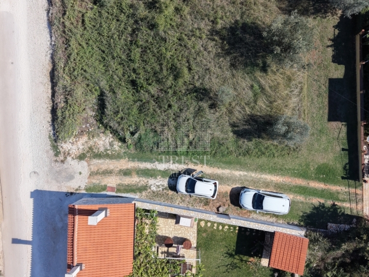 Istra, Galižana: građevinska zemljišta s dozvolom i projektom
