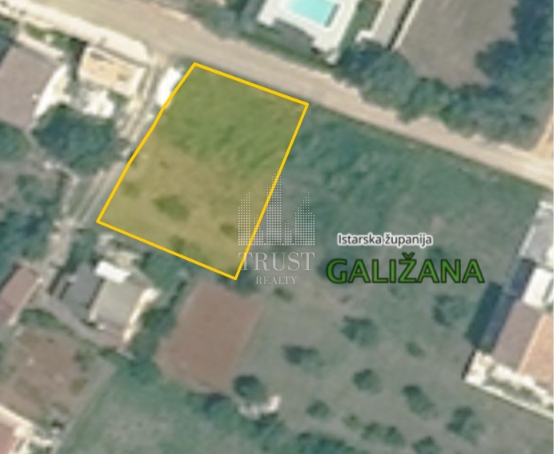 Istra, Galižana: građevinska zemljišta s dozvolom i projektom