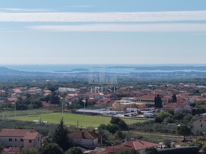 Istra, Galižana: građevinska zemljišta s dozvolom i projektom