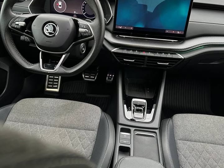 Škoda Octavia SportLine 2.0 TDI DSG, 2024.