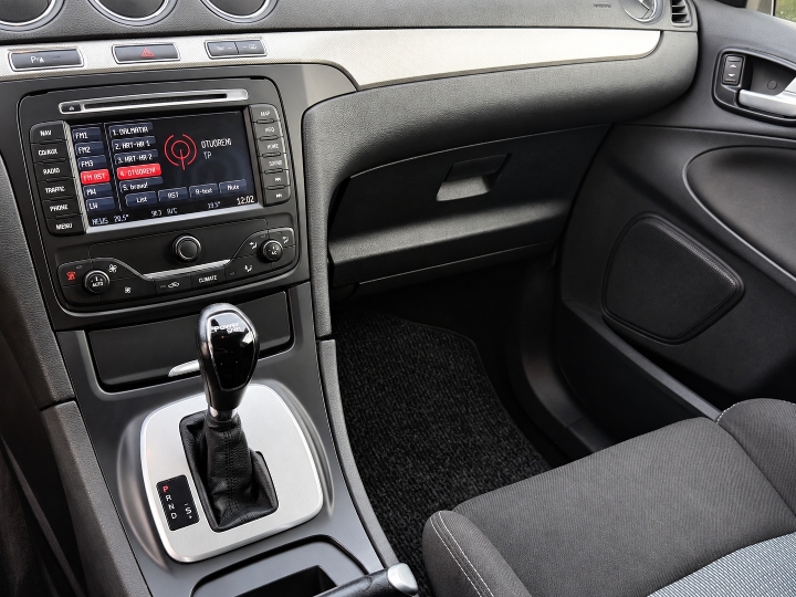 Ford S Max automatic, samo 140.000 km, 2014.god., dizel 140KS