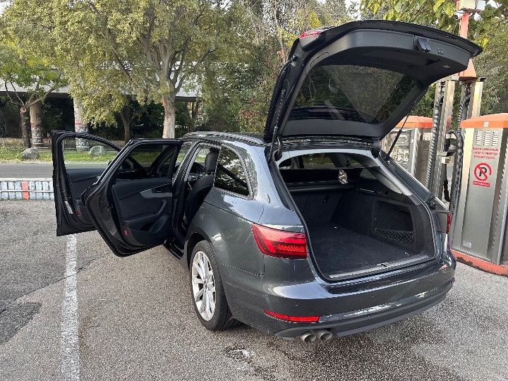 Audi A4 2.0 TDI quattro S tronic, 140 kW