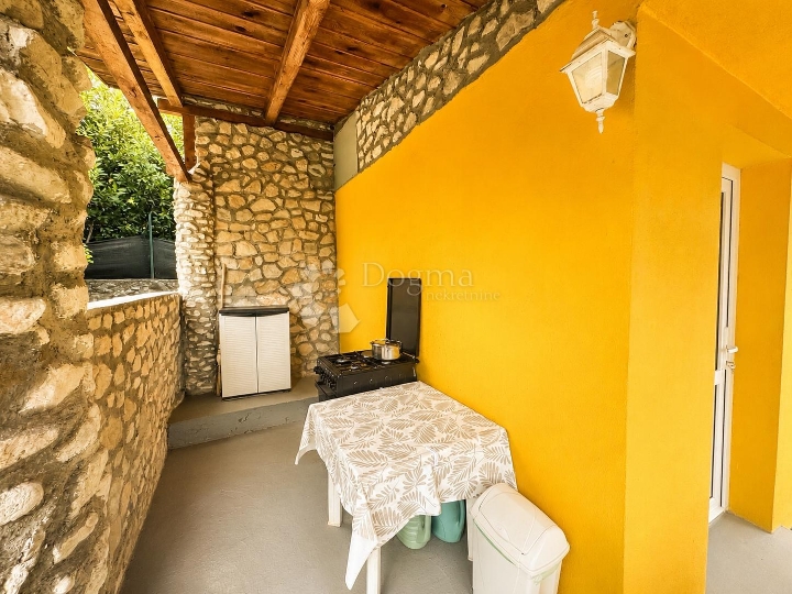 Omišalj – rijetka prilika, kuća na parceli od 850 m²