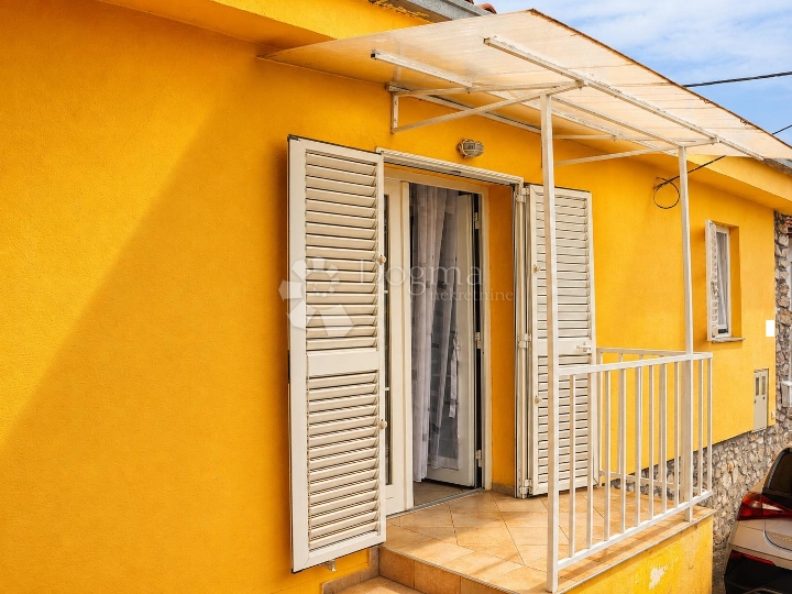 Omišalj – rijetka prilika, kuća na parceli od 850 m²
