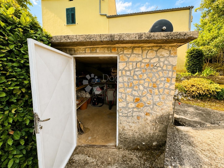 Omišalj – rijetka prilika, kuća na parceli od 850 m²