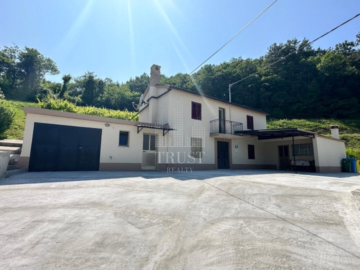 Paz, Istra – Kuća za adaptaciju s velikim terenom