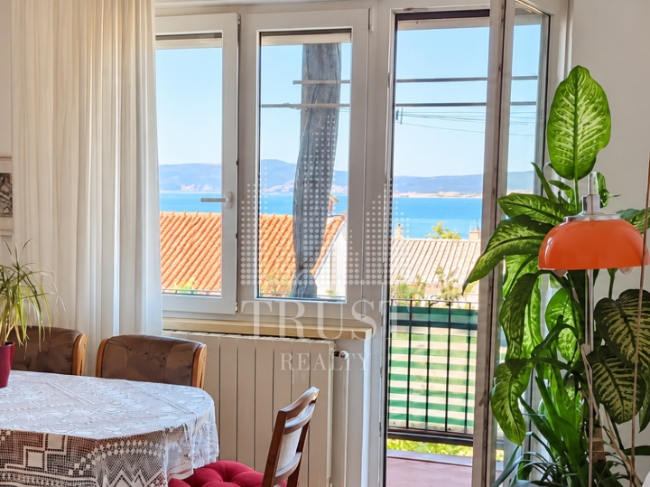 Crikvenica - trosoban stan na izuzetnoj lokaciji!