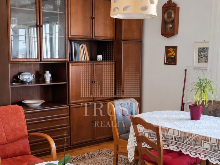 Crikvenica - trosoban stan na izuzetnoj lokaciji!