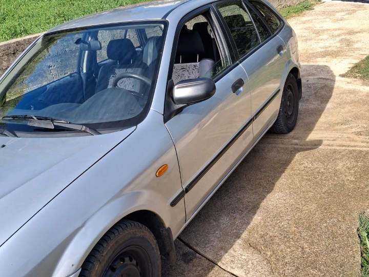 Mazda 323f, 1.5, 2001. god., reg. 08/2027., 1.150 €