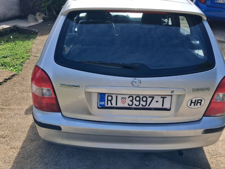Mazda 323f, 1.5, 2001. god., reg. 08/2027.