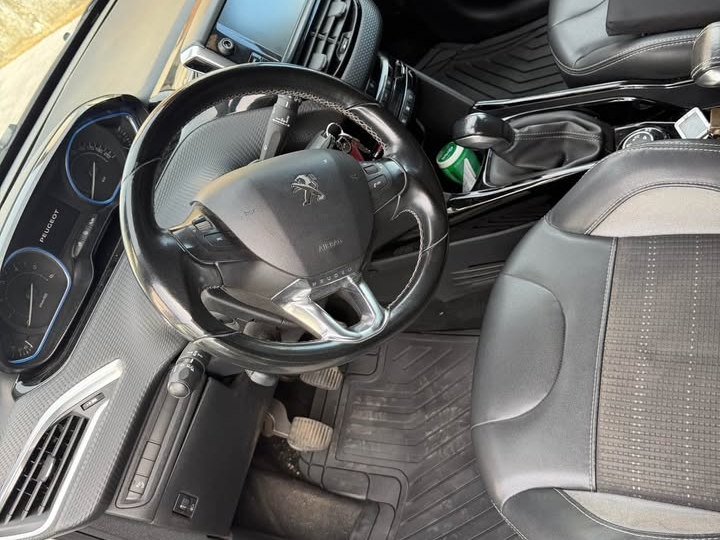 Peugeot 2008, 2015. god.