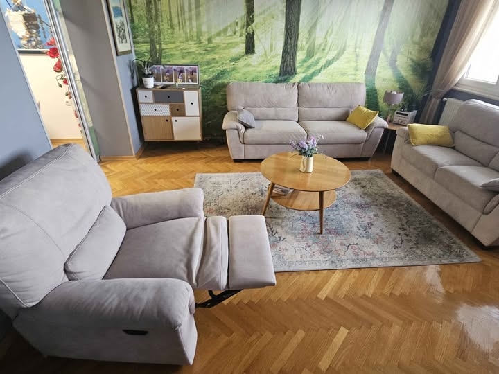 Trosjed, dvosjed i fotelja