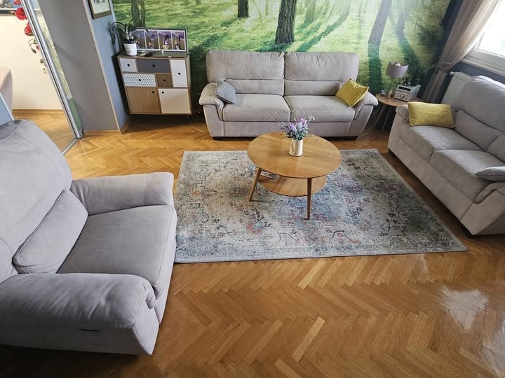 Trosjed, dvosjed i fotelja s izvlačenjem za noge