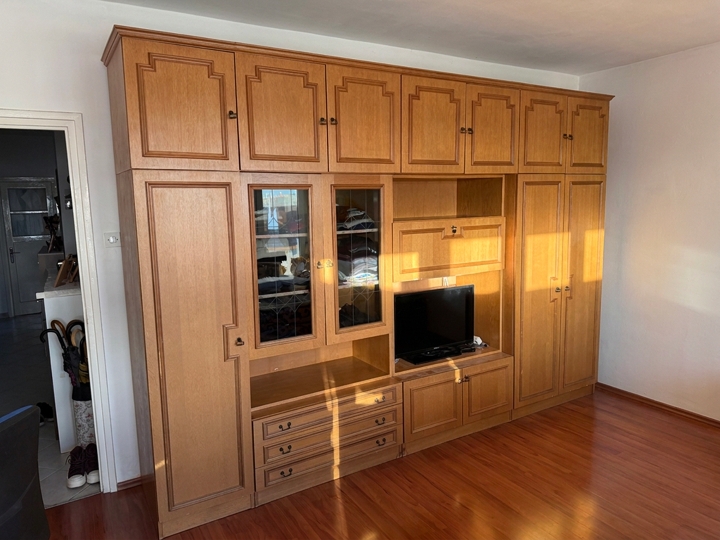 Drveni ormar - 300€