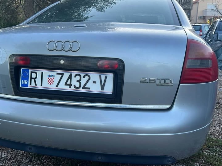 Audi A6 2.5 TDI quattro
