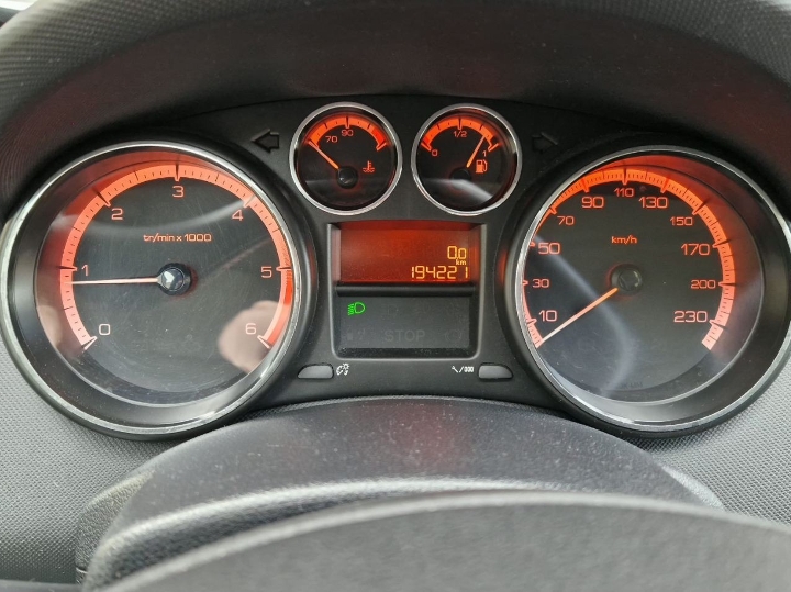 Peugeot 308 1.6 HDi (2011.) - 194.250 km, veliki servis
