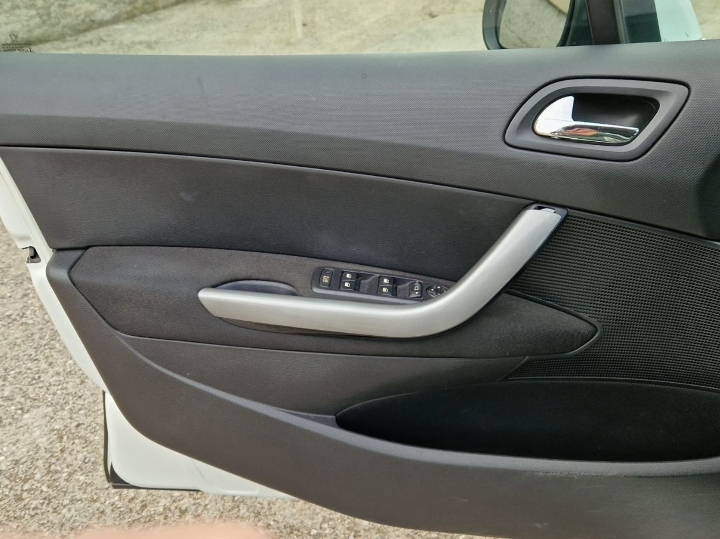 Peugeot 308 1.6 HDi (2011.) - 194.250 km, veliki servis
