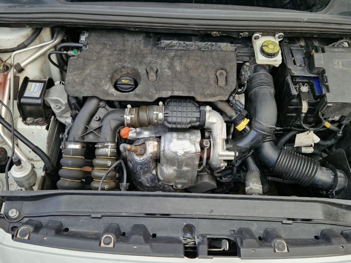 Peugeot 308 1.6 HDi (2011.) - 194.250 km, veliki servis
