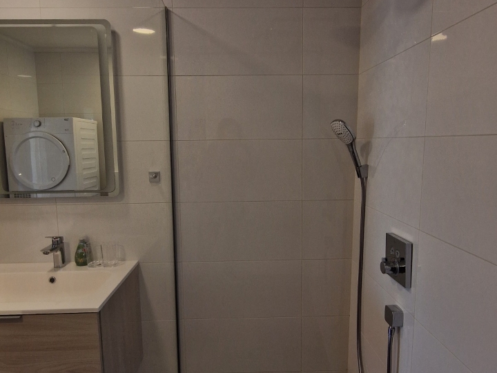 Novouređen stan s okućnicom, 85 m2