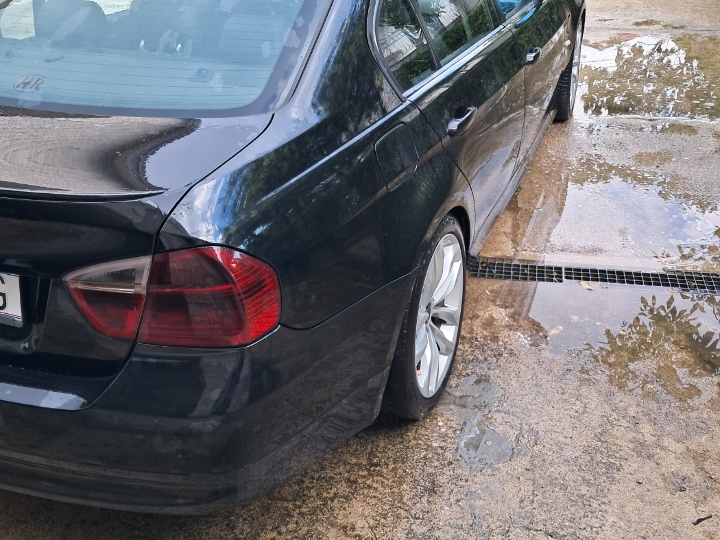 BMW E90 2.0 D