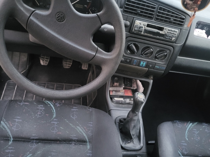 VW Golf 1.6 benzin