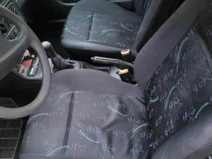 VW Golf 1.6 benzin