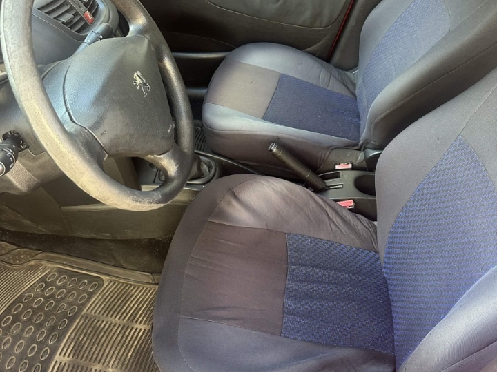 Peugeot 207 1.4 benzin, hitno