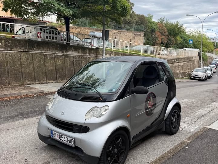 Smart ForTwo 800 cdi, 2003. god., reg. do 10./2027.