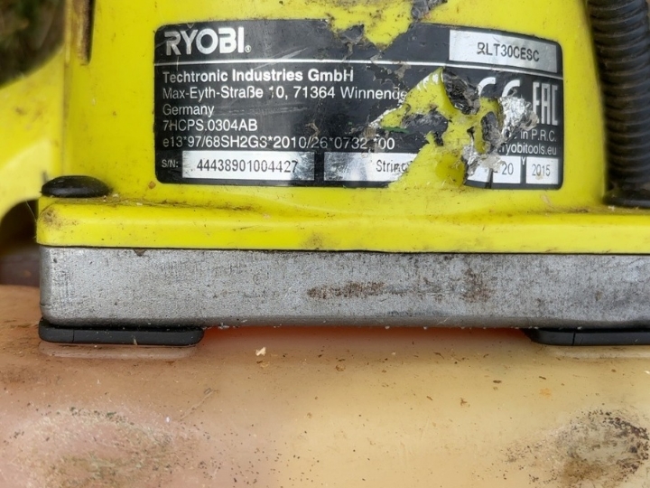 Benzinski trimer za travu Ryobi RLT30CESC
