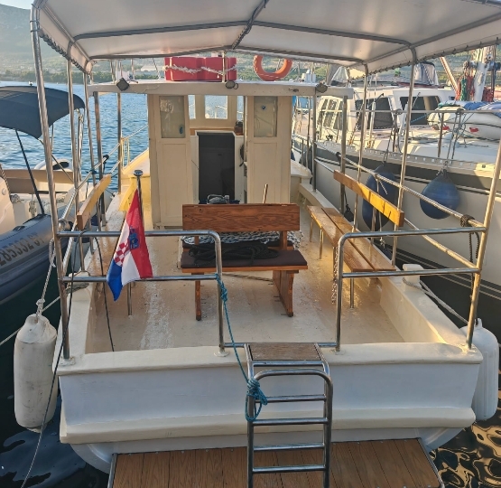 Brodica 10 m, reg. za 13 putnika