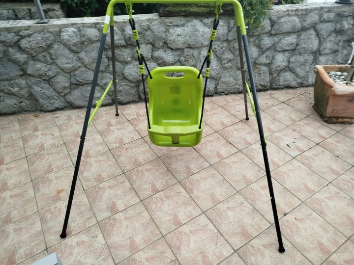 Nova ljuljačka metalna za bebe sa sklopivim okvirom