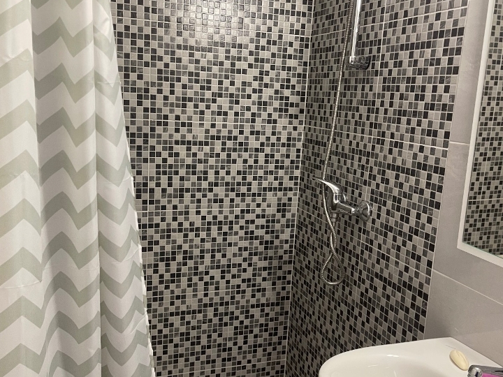 Lovran (800 m od centra) - dugoročno: studio stan 25 m² s terasom